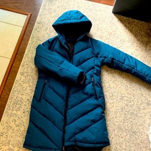 Women’s All in Motion puffer trench coat Large